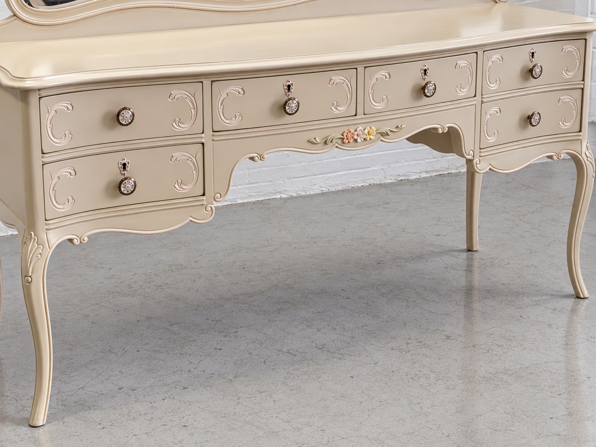 094 - Dressing Table - BidPro
